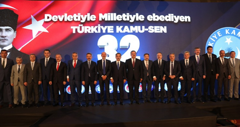 TÜRK MEMURUNUN GÜR SESİ TÜRKİYE KAMU-SEN 32 YAŞINDA